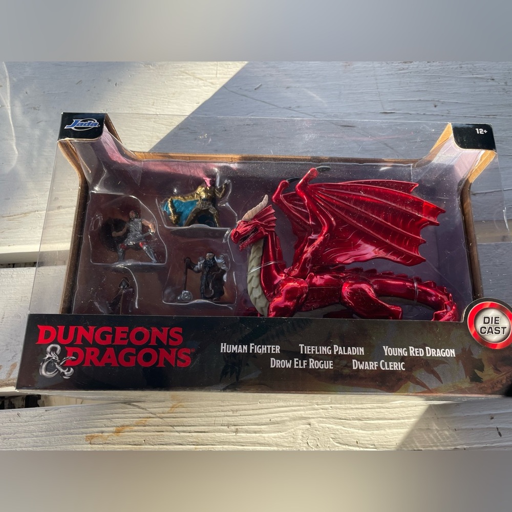 Dungeons & Dragons Red Dragon Playset—new